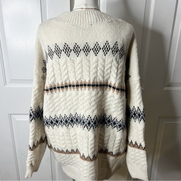 NWT RD STYLE
Chandler V-Neck Cardigan - Picture 7 of 10